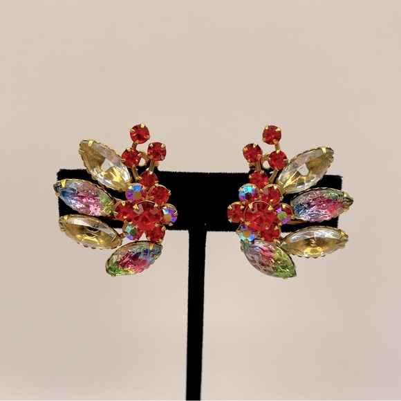 VINTAGE Crystal Flower Brooch and Clip-on Earring Set - Picture 6 of 8